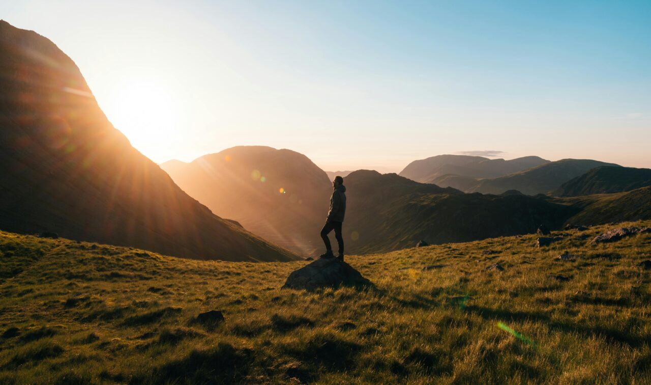 Die ersten Sonnenstrahlen am Berg begrüßen: eine Sonnenaufgangswanderung ist ein ganz besonderes Erlebnis